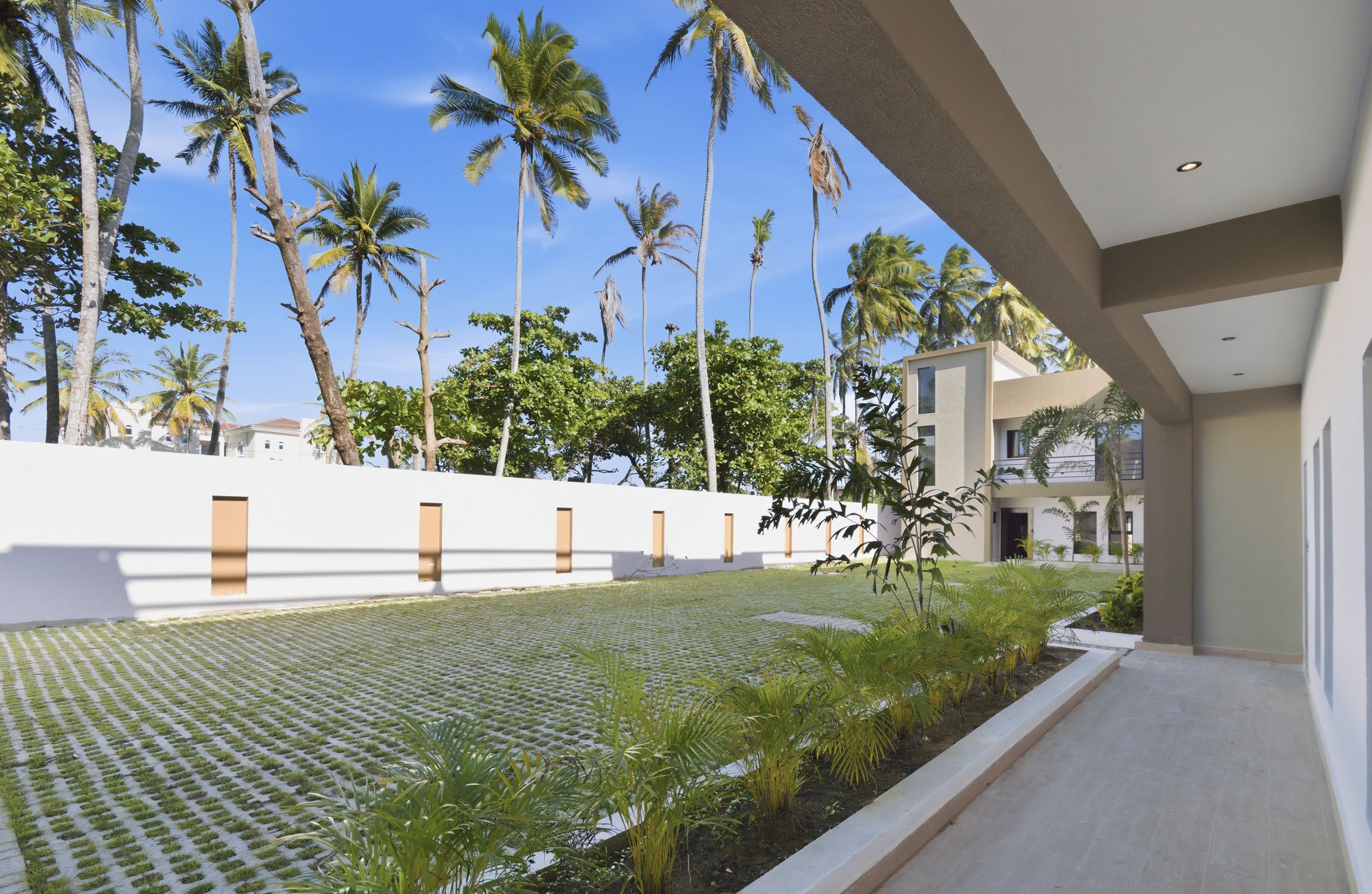 Exclusive Modern Townhouses | Only 2 Units Left!